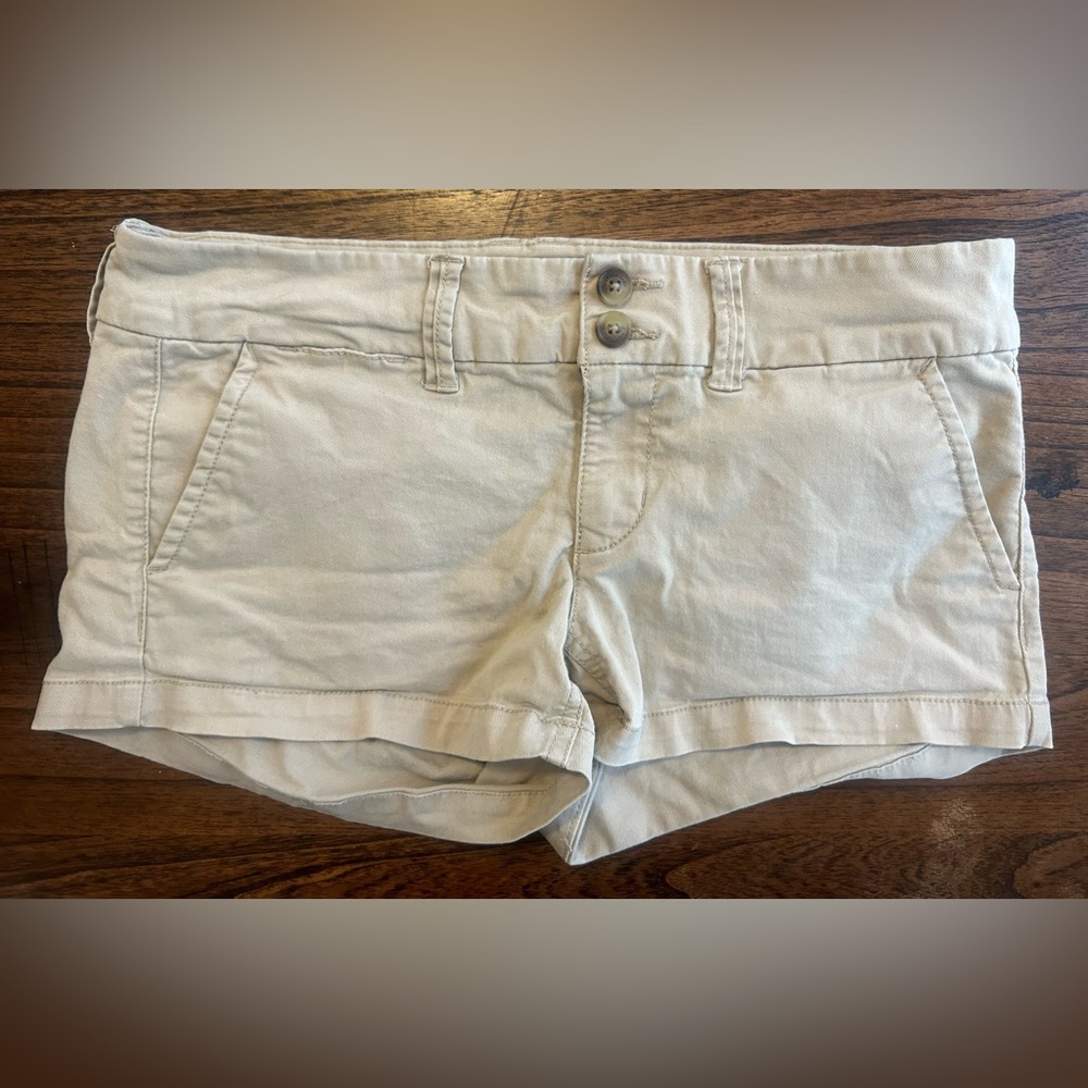 American Eagle Khaki Low wasted Shorts, 4